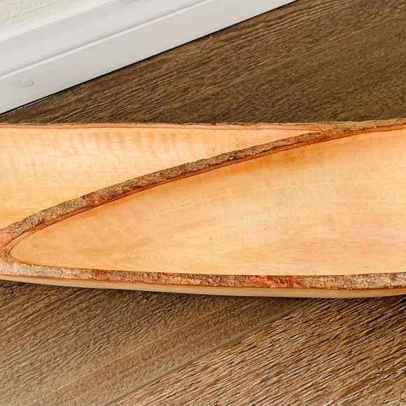 Roro handcrafted wooden bowl - Picture 11 of 12